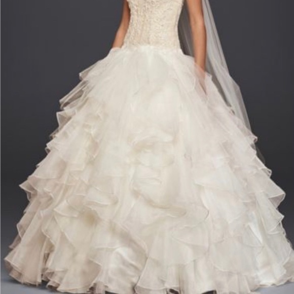 Brand new wedding 💒 dress.
